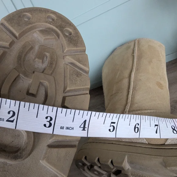 UGG sheepskin boot - Picture 9 of 12